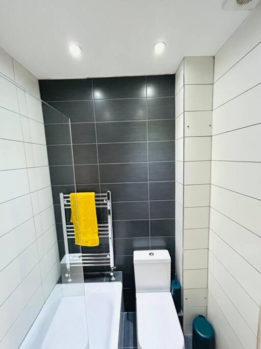 לונדון Modern Studio Near Bethnal Green מראה חיצוני תמונה